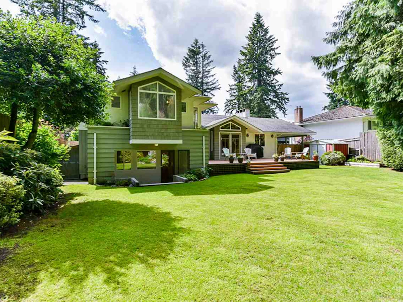 752 Browning Place, North Vancouver BC V7H 1W9