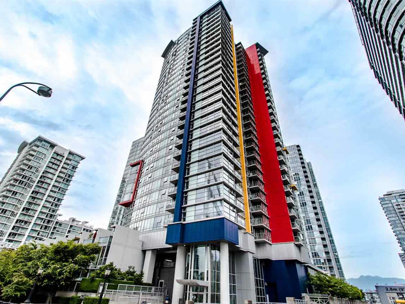 1902 - 111 W Georgia Street, Vancouver BC V6B 1T8
