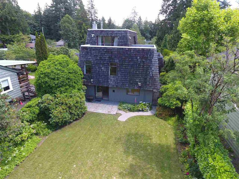 2222 Edgemont Boulevard, North Vancouver BC V7P 2K9