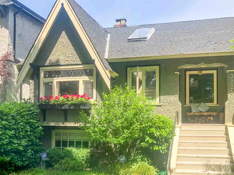 3225 W 15th Avenue, Vancouver BC V6K 3A8