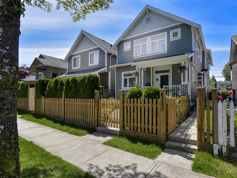 4303 Perry Street, Vancouver BC V5N 3X6