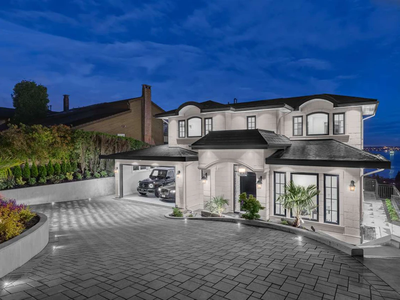 2320 Palmerston Avenue, West Vancouver BC V7V 2W1