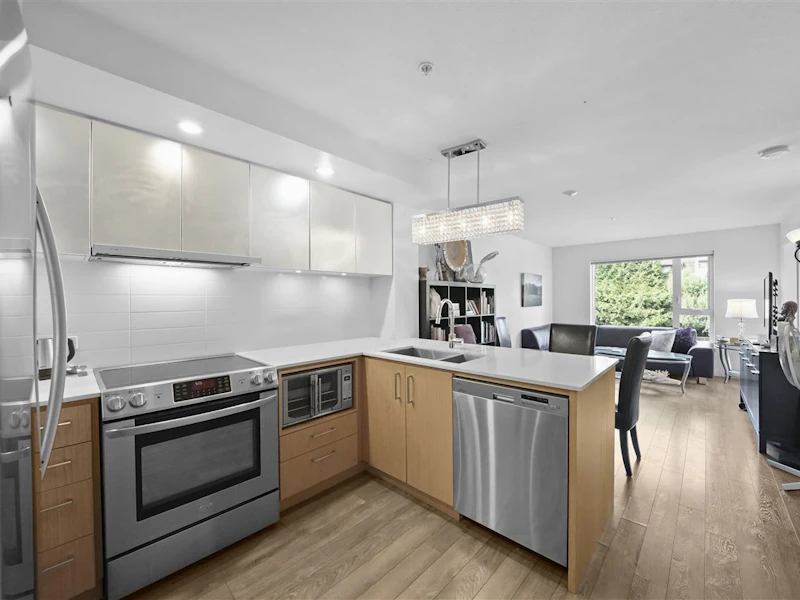 311 - 221 E 3rd Street, North Vancouver BC