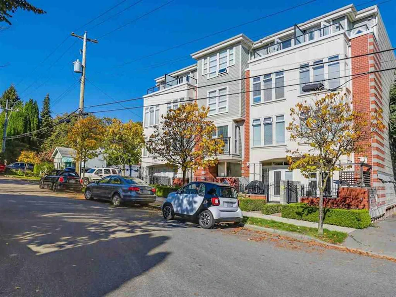 203 - 3637 W 17th Avenue, Vancouver BC V6S 1A3