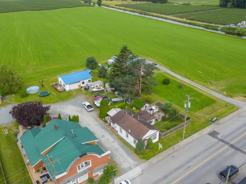 5811 Riverside Street, Abbotsford BC V4X 1T6