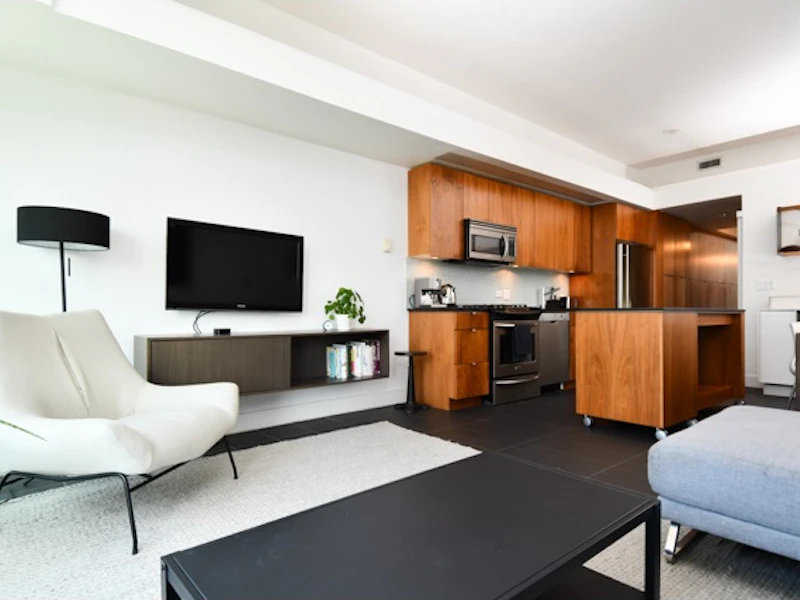 705 - 33 W Pender Street, Vancouver BC V6B 0E5