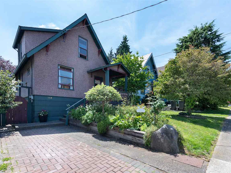 358 Hospital Street, New Westminster BC V3L 3L4