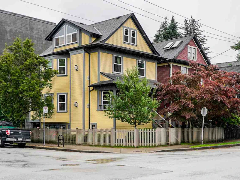 2104 Alberta Street, Vancouver BC V5Y 3K3