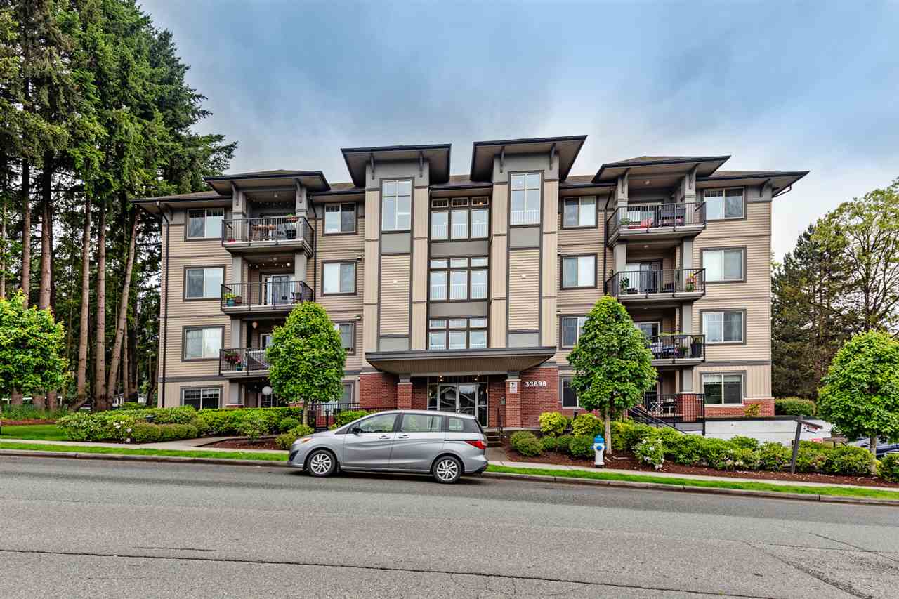 404-33898 Pne St  