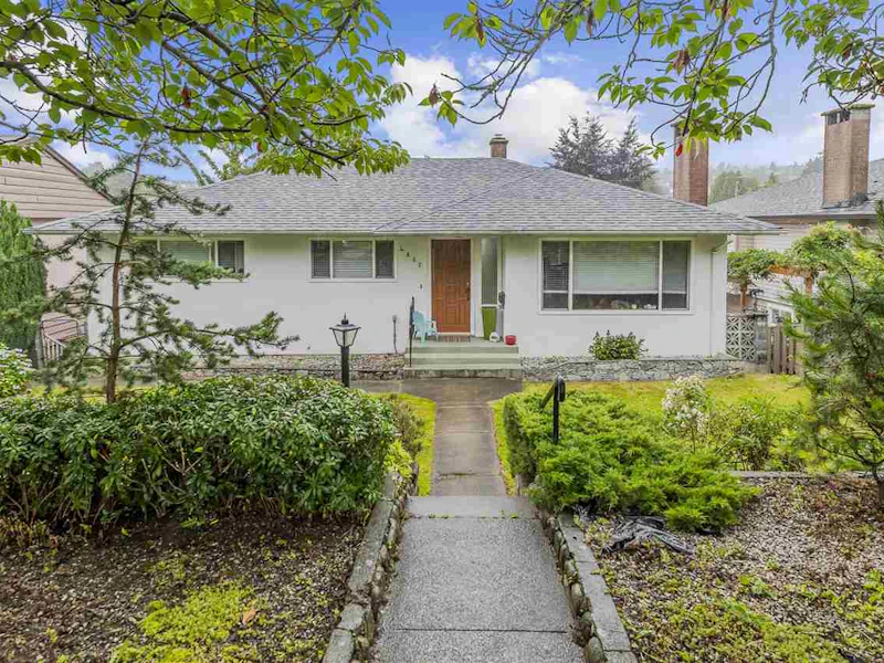 4837 Fairlawn Drive, Burnaby BC V5C 3R7