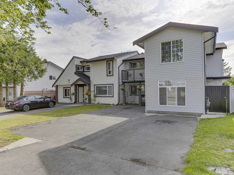 7297 130a Street, Surrey BC V3W 6E9