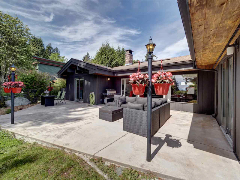 5369 Mills Road, Sechelt BC
