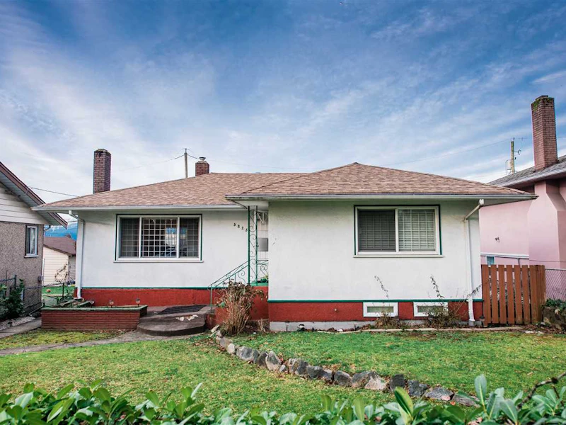 3825 Kincaid Street, Burnaby BC V5G 1V6