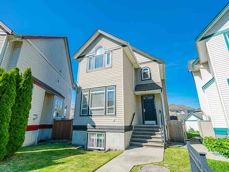 12653 N Hampton Boulevard, Surrey BC V3W 1N2