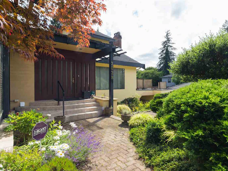 1 - 2028 W 53rd Avenue, Vancouver BC V6P 1L4