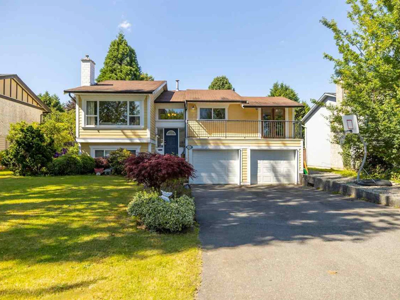17233 61b Avenue, Surrey BC V3S 5M7