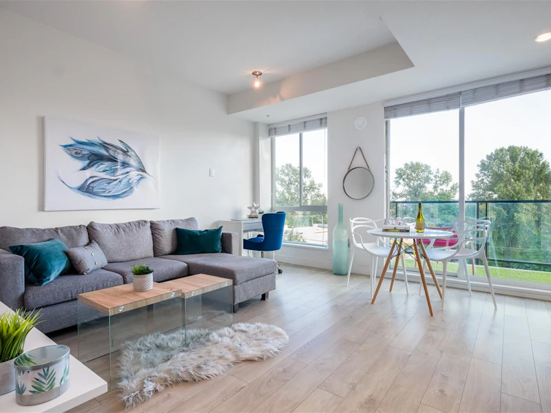 611 - 719 W 3rd Street, North Vancouver BC