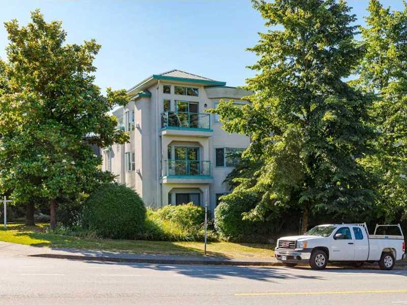 207 - 177 W 5th Street, North Vancouver BC V7M 1J6