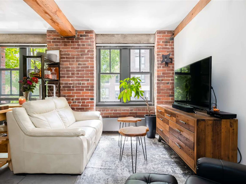212 - 388 W 1st Avenue, Vancouver BC V5Y 0B2