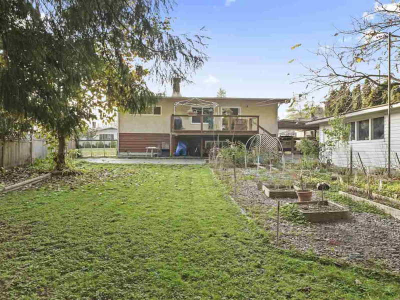 11556 Wood Street, Maple Ridge BC V2X 4Z9