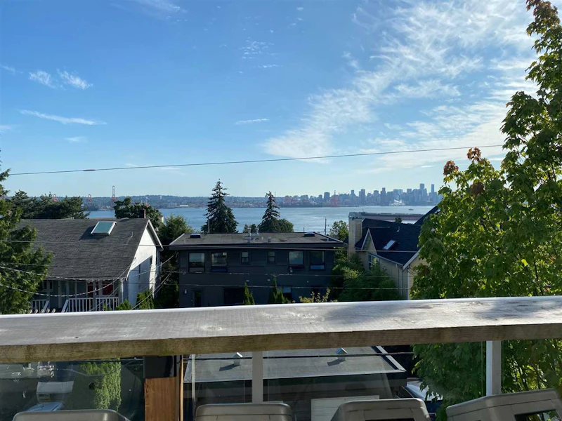 305 - 245 St. Davids Avenue, North Vancouver BC V7L 3N9