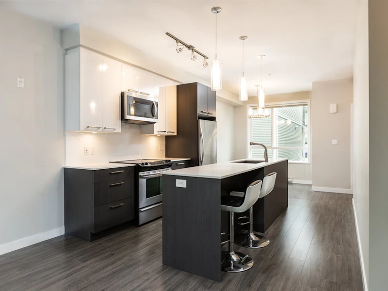 6 - 638 Regan Avenue, Coquitlam BC