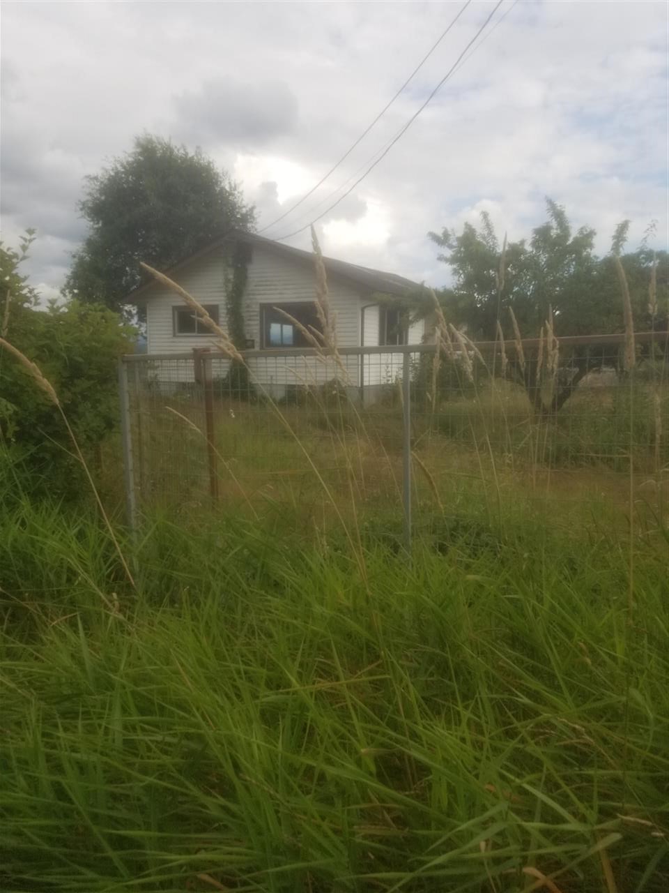 5586 Glenmore Road  