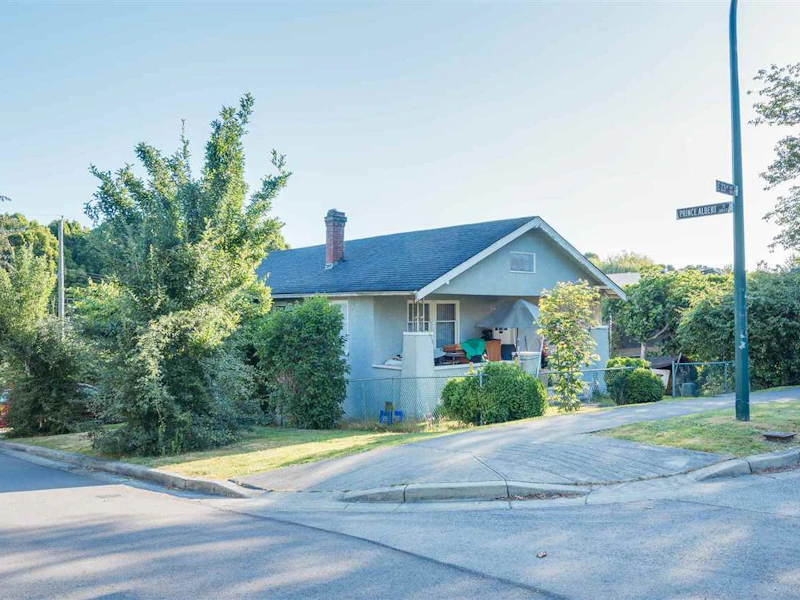 803 E 23rd Avenue, Vancouver BC V5V 1Y3