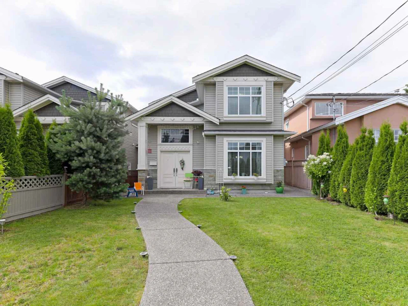 7115 10th Avenue, Burnaby BC V3N 2R5