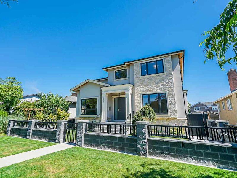 6654 Strathmore Avenue, Burnaby BC V5E 3H7
