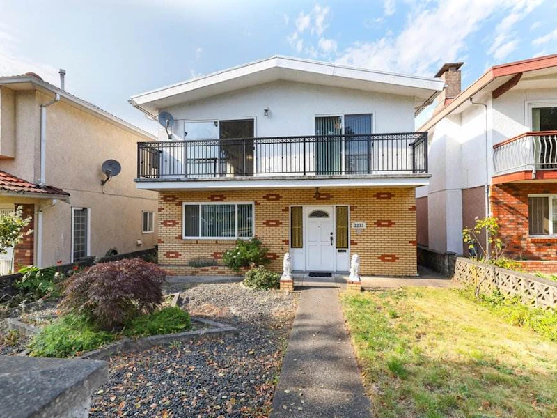 2233 E 34th Avenue, Vancouver BC V5P 1A9