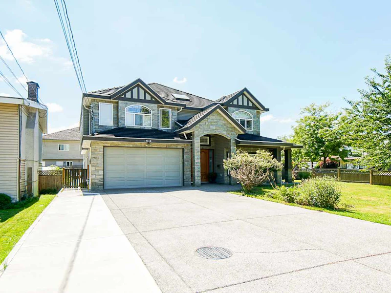12460 95a Avenue, Surrey BC V3V 1R3