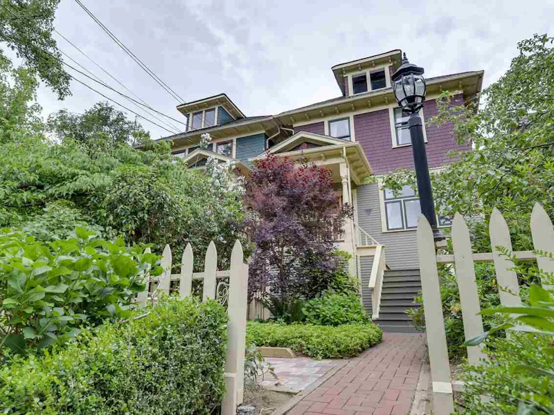 46 W 10th Avenue, Vancouver BC V5Y 1R6