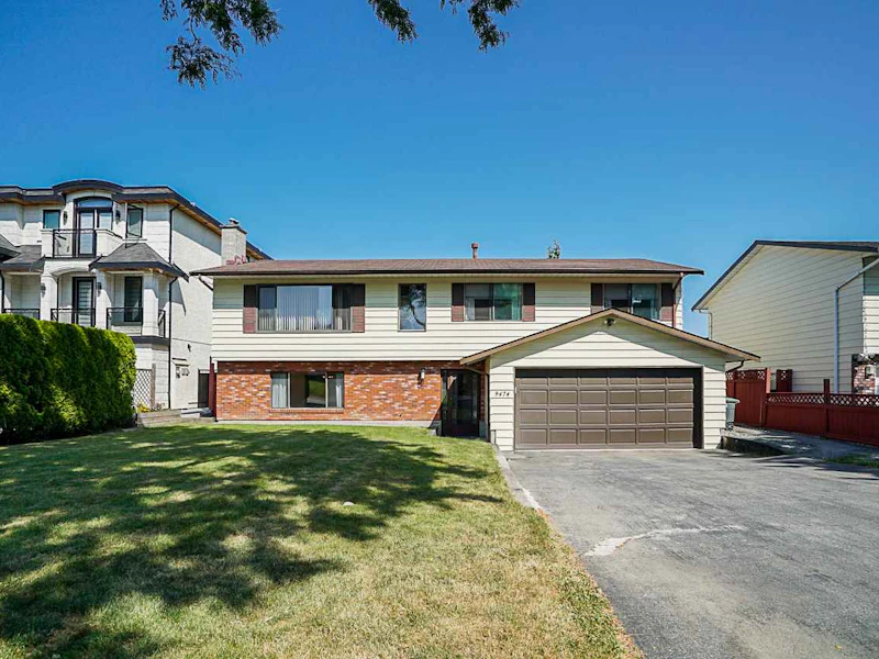 9474 126a Street, Surrey BC V3V 7E8