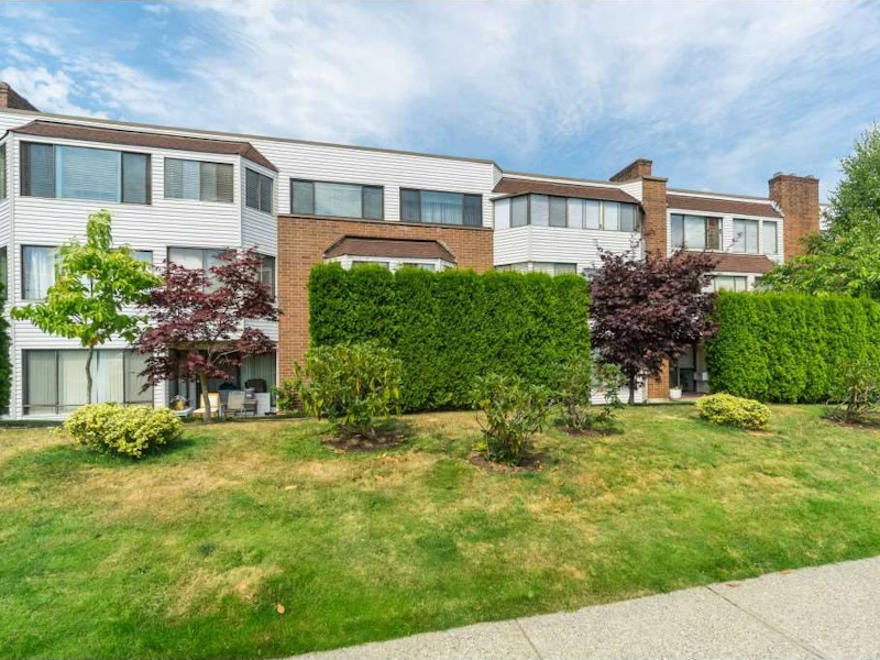 301 - 32097 Tims Avenue, Abbotsford BC V2T 2H3