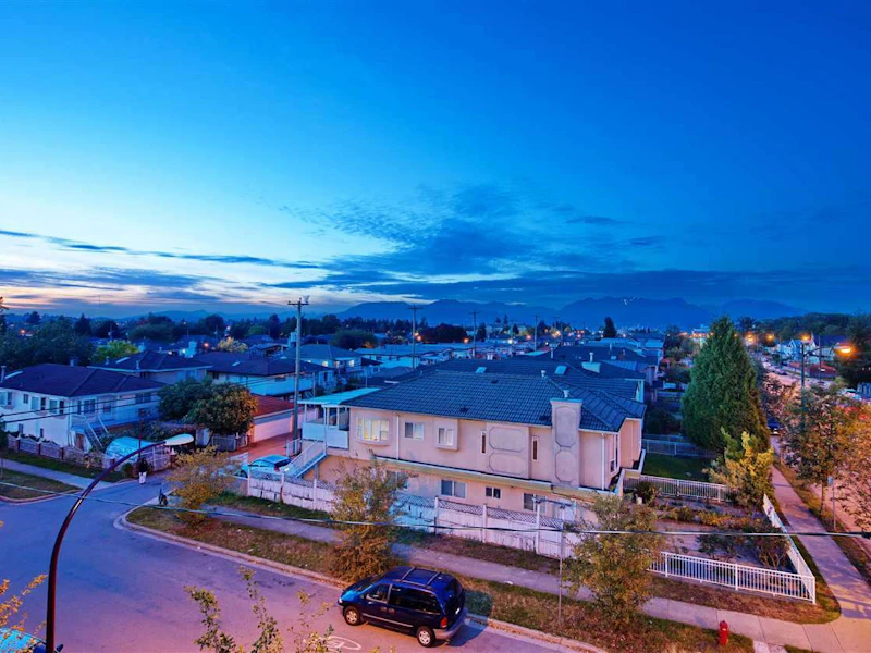 401 - 1958 E 47th Avenue, Vancouver BC V5P 3X5