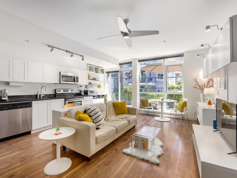 206 - 2511 Quebec Street, Vancouver BC V5T 0B6