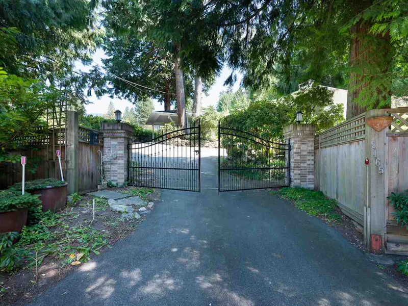 5465 Marine Drive, West Vancouver BC V7W 2R3