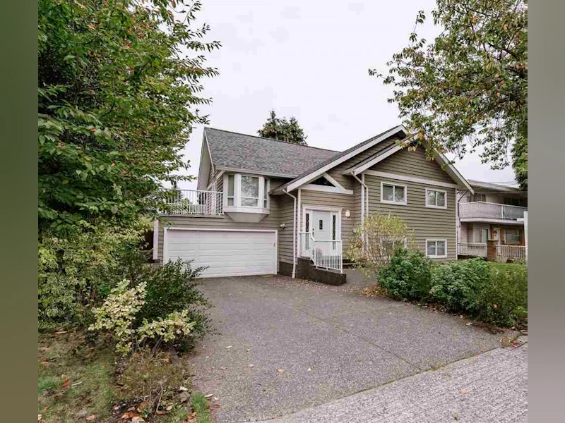 6761 Kitchener Street, Burnaby BC V5B 2J8
