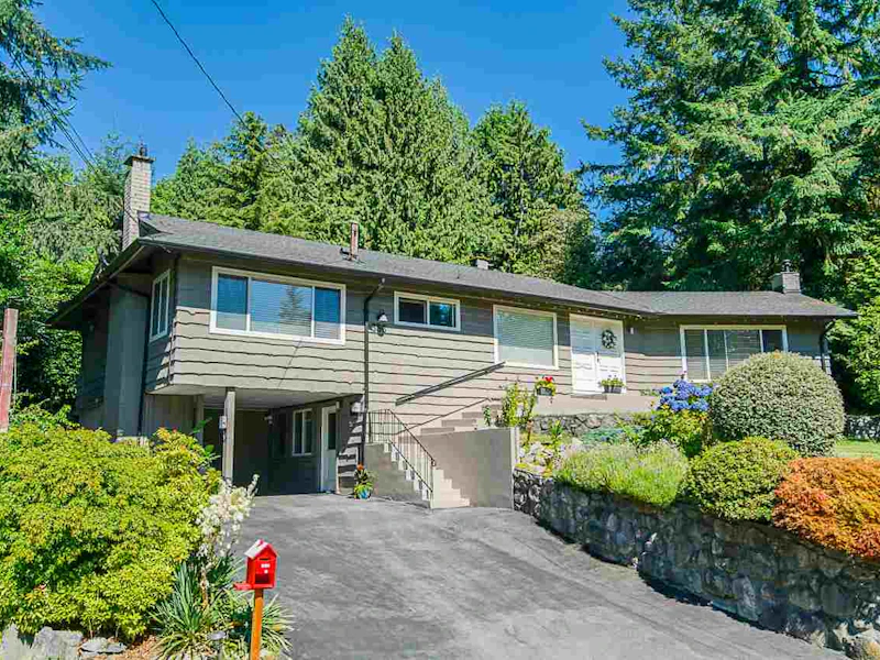 556 Greenway Avenue, North Vancouver BC V7N 3C8