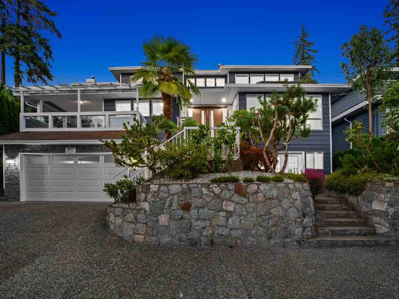 462 Montroyal Boulevard, North Vancouver BC V7N 3E1