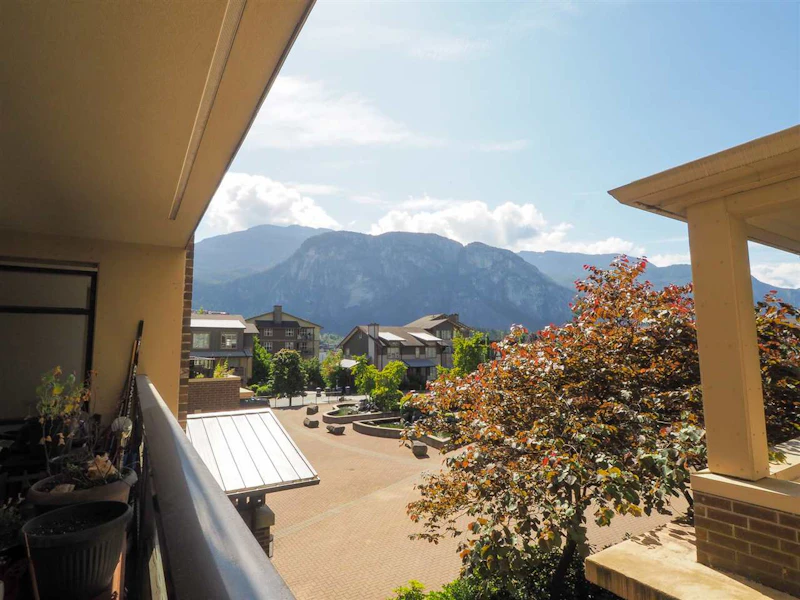 208 - 1211 Village Green Way, Squamish BC V8B 0R7