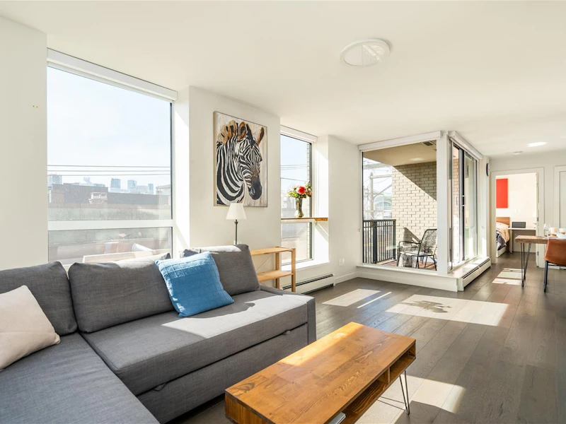 305 - 189 Keefer Street, Vancouver BC V6A 0C8