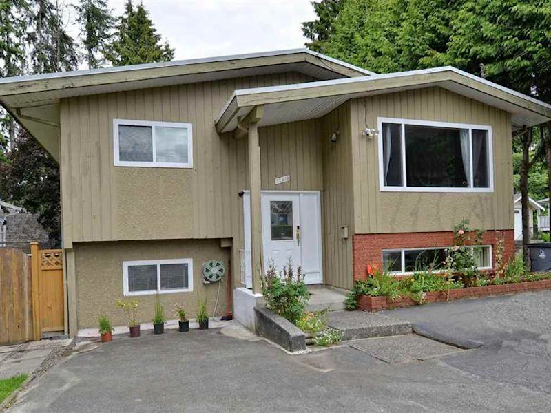 11819 96th Avenue, Surrey BC V3V 1W1
