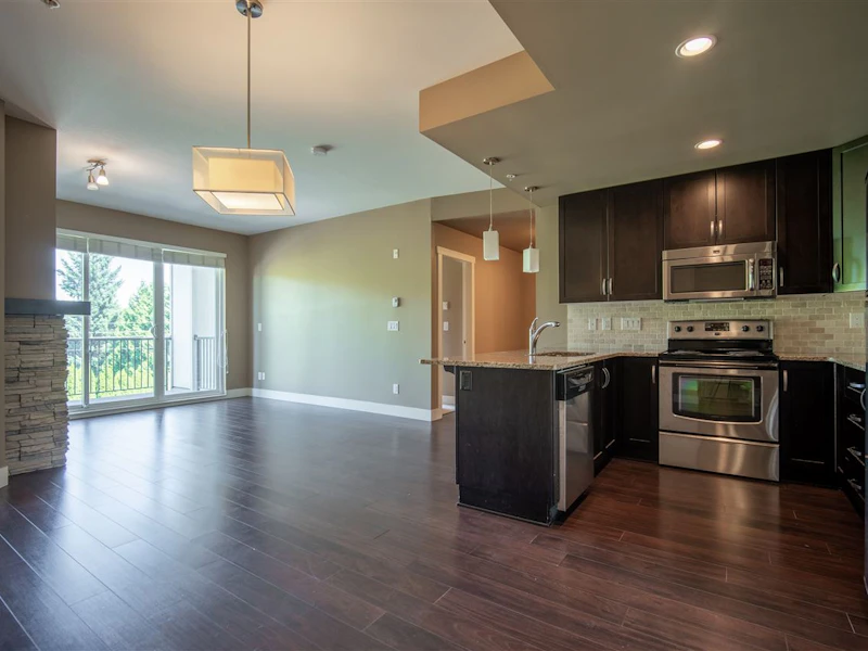 304 - 3192 Gladwin Road, Abbotsford BC V2T 6M9