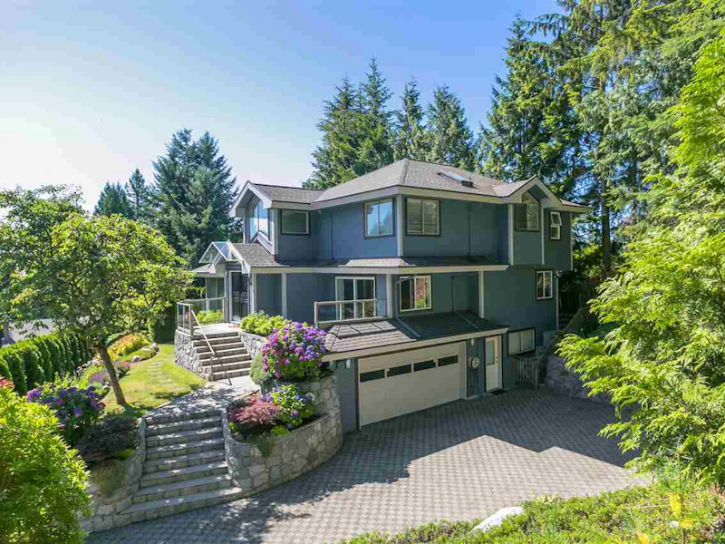 3901 Braemar Place, North Vancouver BC V7N 4M8