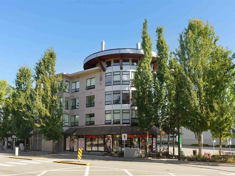 303 - 935 W 16th Street, North Vancouver BC V7P 1R2