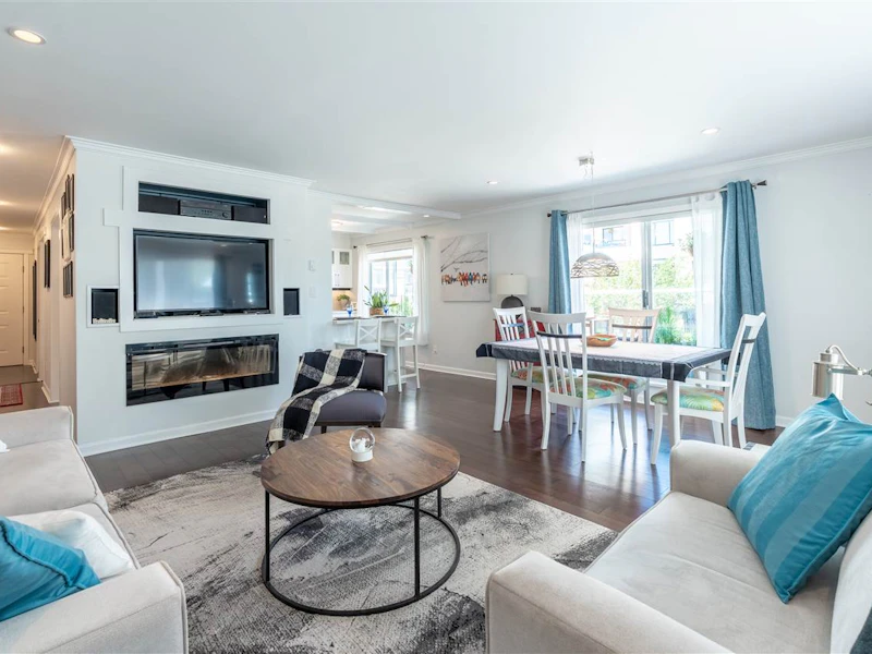208 - 1378 George Street, Surrey BC V4B 3Z9