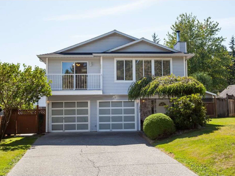 13852 66th Avenue, Surrey BC V3W 9L5