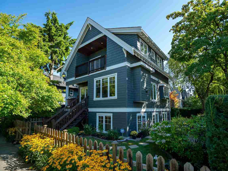 2180 Trutch Street, Vancouver BC V6K 4G8